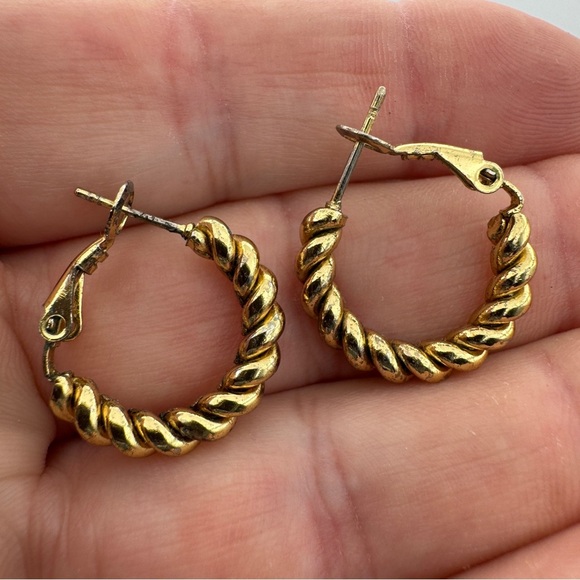 Vintage-Style Gold Tone Twisted Hoop Earrings | 0.75” | Latch Backs - Picture 2 of 5